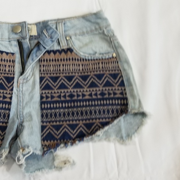 women's cut off shorts - Picture 4 of 7